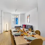 Διαμέρισμα Urban Oasis In Premium Location With Ac