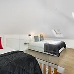 Urban Oasis In Premium Location With Ac Διαμέρισμα *