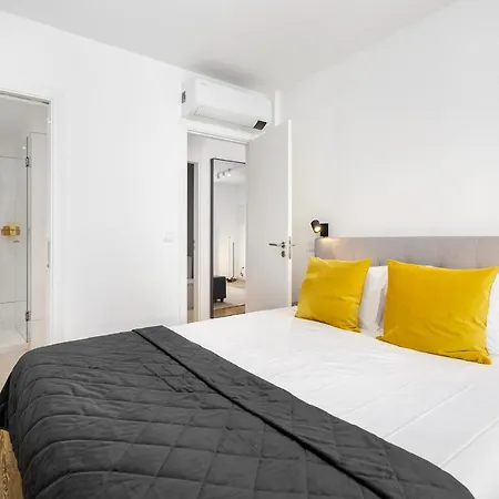 Urban Oasis In Premium Location With Ac *