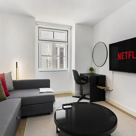 Urban Oasis In Premium Location With Ac