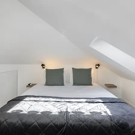 Urban Oasis In Premium Location With Ac Lissabon