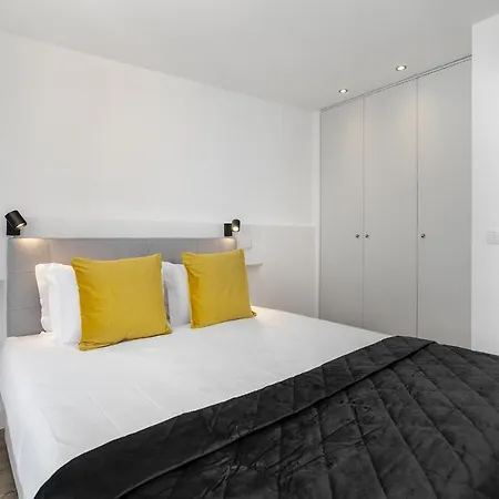 Urban Oasis In Premium Location With Ac Lissabon
