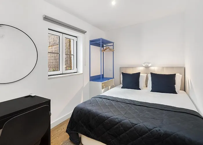 Urban Oasis In Premium Location With Ac Apartmán