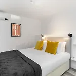 Urban Oasis In Premium Location With Ac *